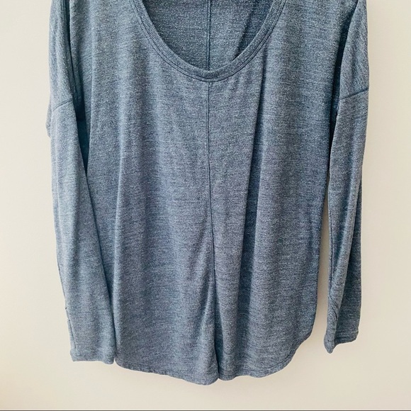 Athleta Long Sleeve Top Gray Sz Small - Picture 3 of 9